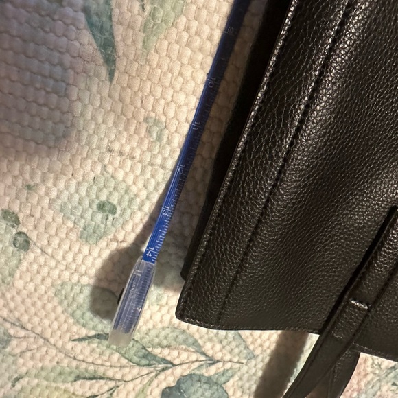 Professional Lady Steve Madden Bag - Picture 3 of 4